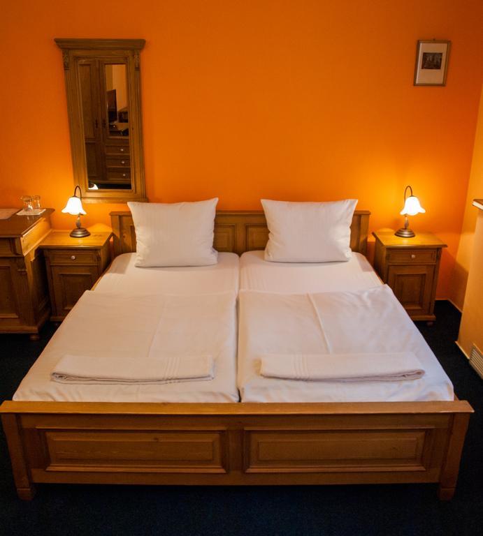 Hotel A Restaurace U Hrncire Kutná Hora Oda fotoğraf