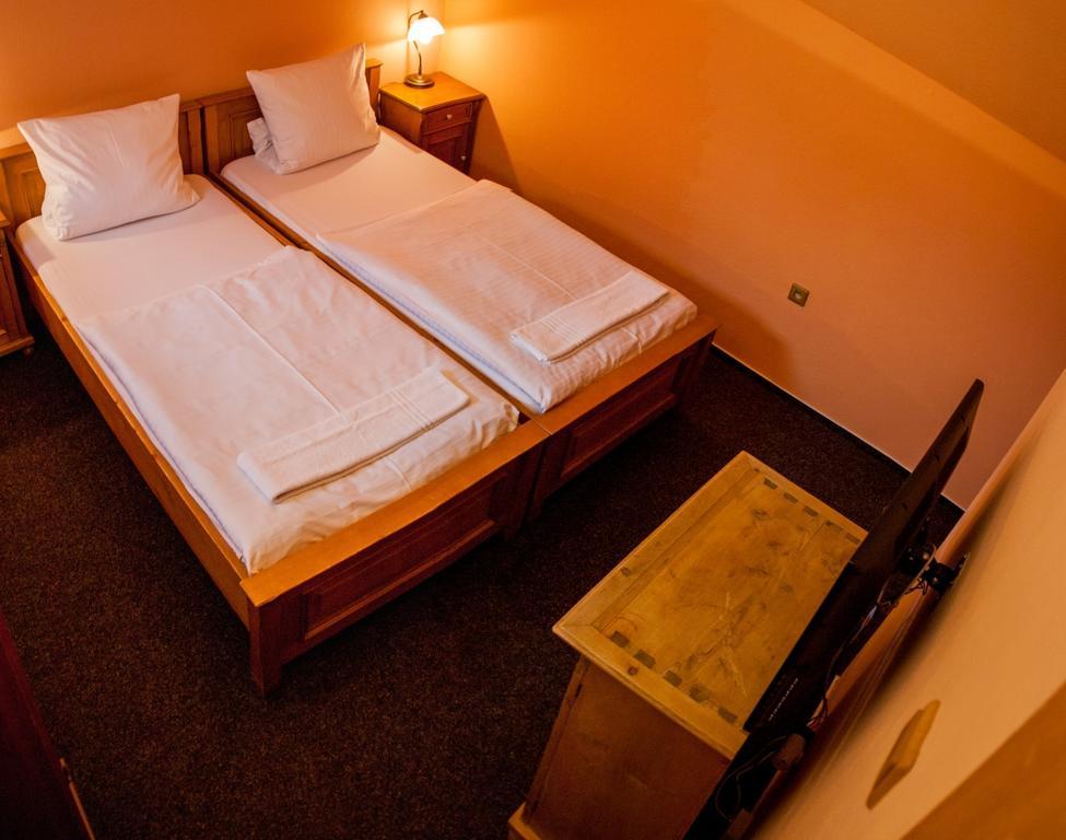 Hotel A Restaurace U Hrncire Kutná Hora Oda fotoğraf