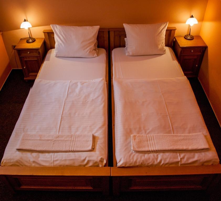 Hotel A Restaurace U Hrncire Kutná Hora Oda fotoğraf