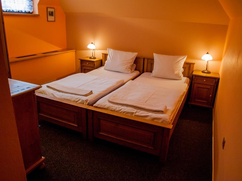 Hotel A Restaurace U Hrncire Kutná Hora Oda fotoğraf